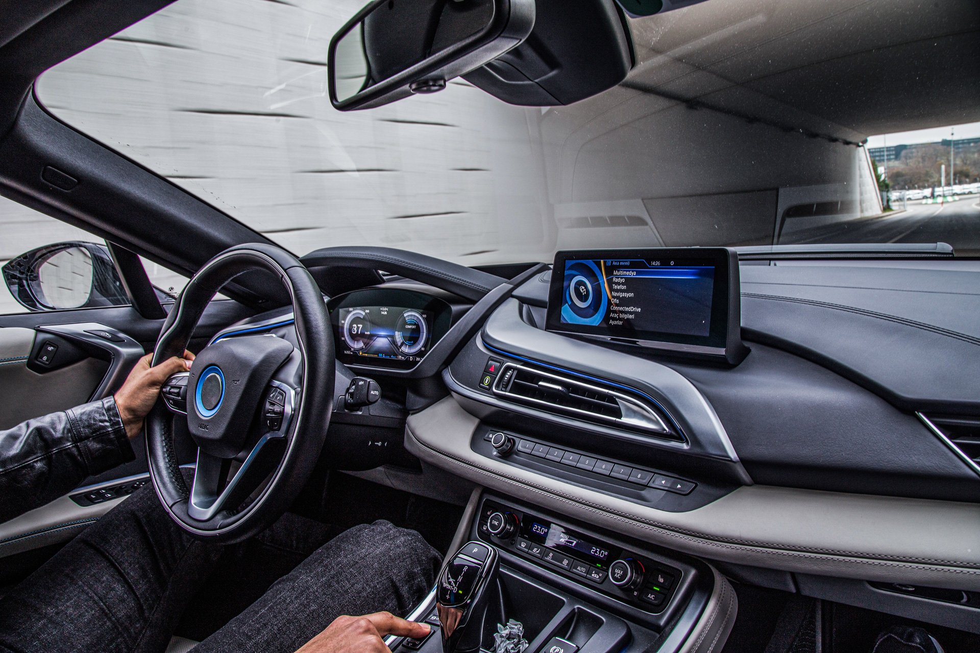Interno di un'automobile di lusso
